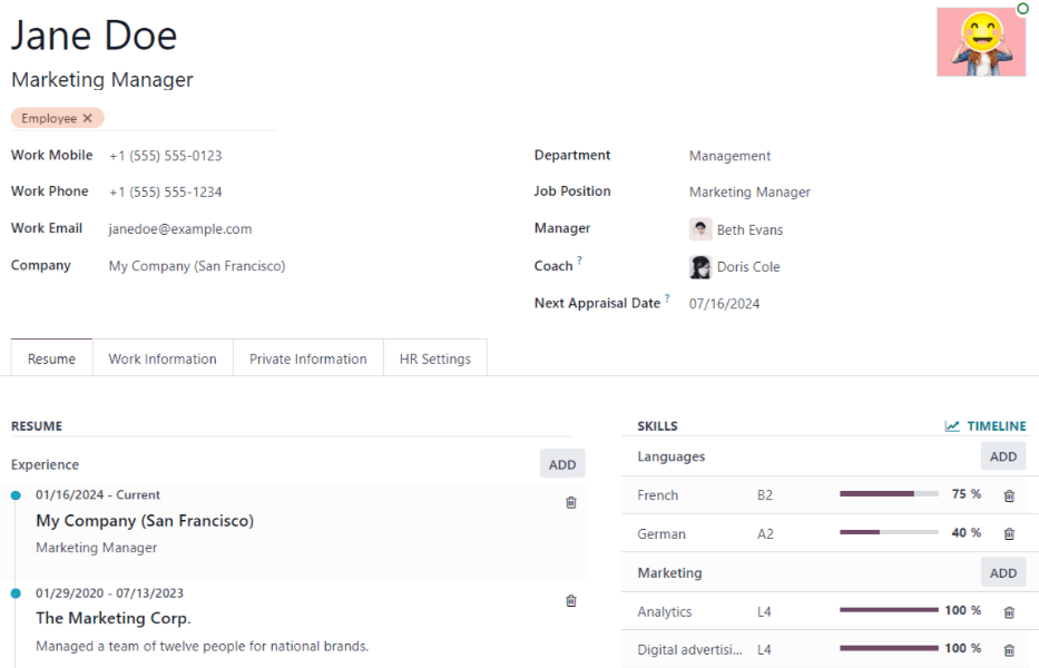 创建一个新员工表单，并填写所有字段。