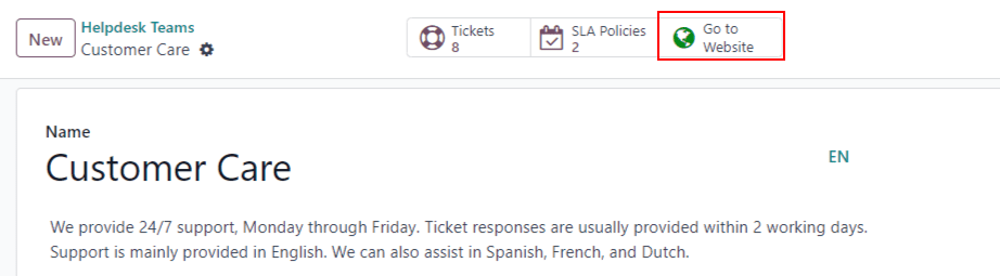 Odoo Helpdesk 中帮助台团队设置页面的视图，突出显示了 *前往网站* 按钮。